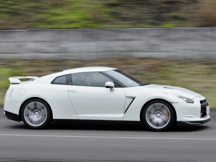  Nissan GT-R 2007 года  (фото 60 из 480)
